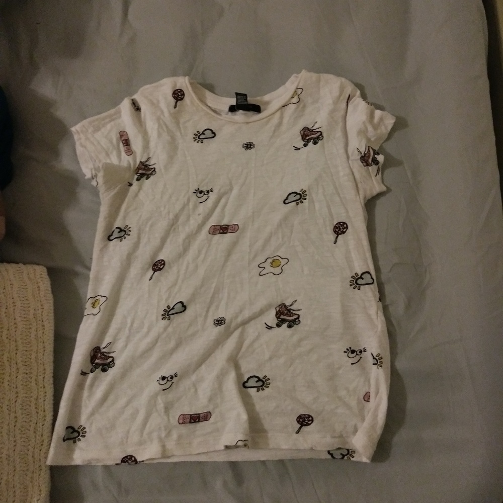 Woman graffic tee short sleeve